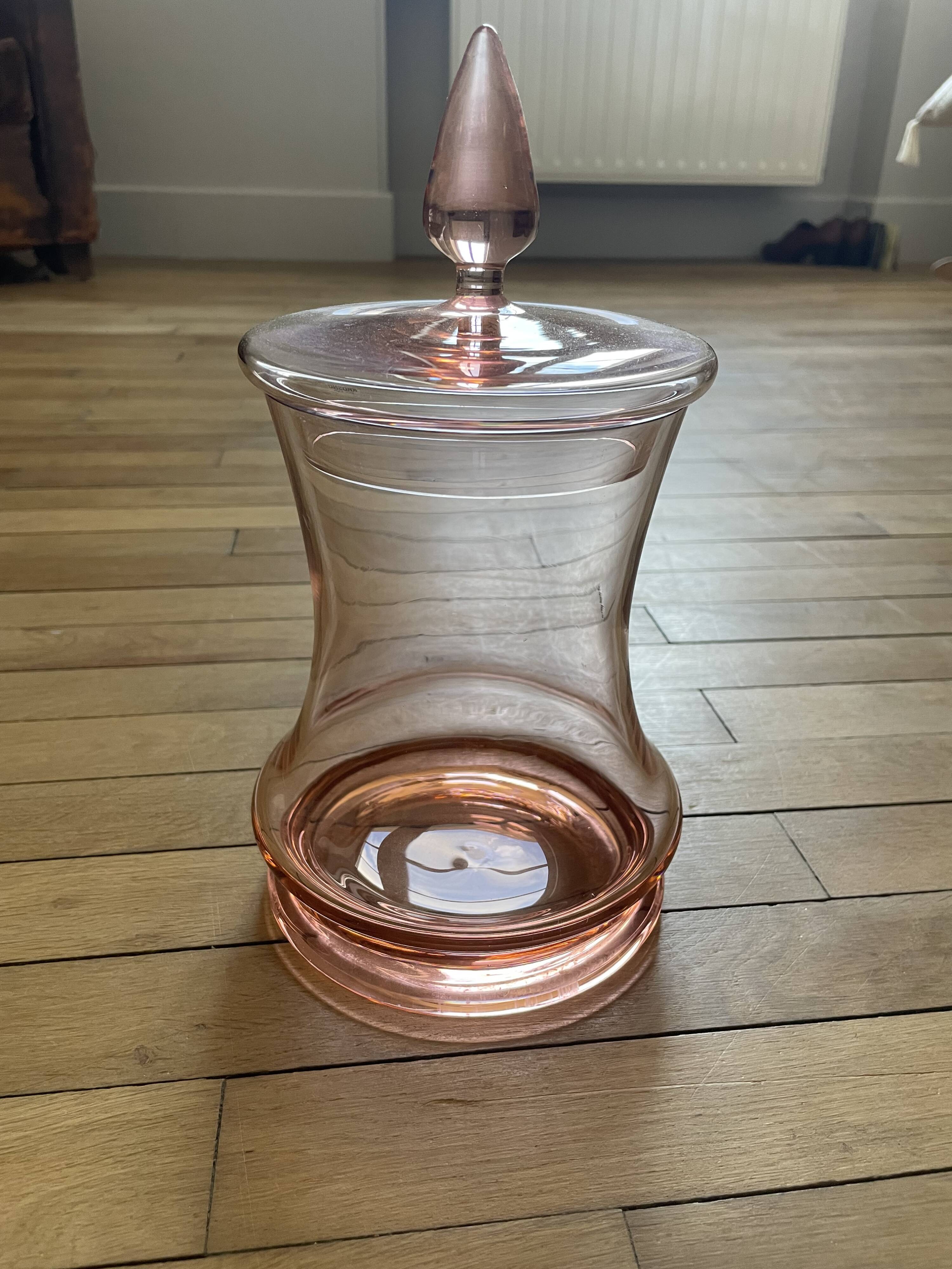 Blown glass pot 251016