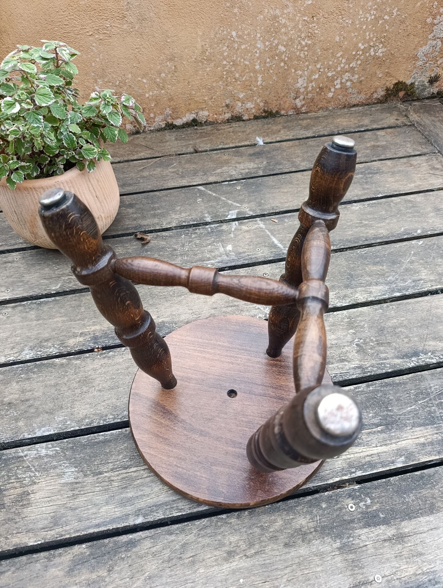 Tabouret tripode bois massif | art populaire