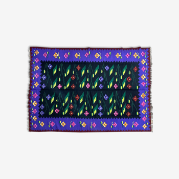 Tapis floral tissé à la main en laine, fond violet et noir