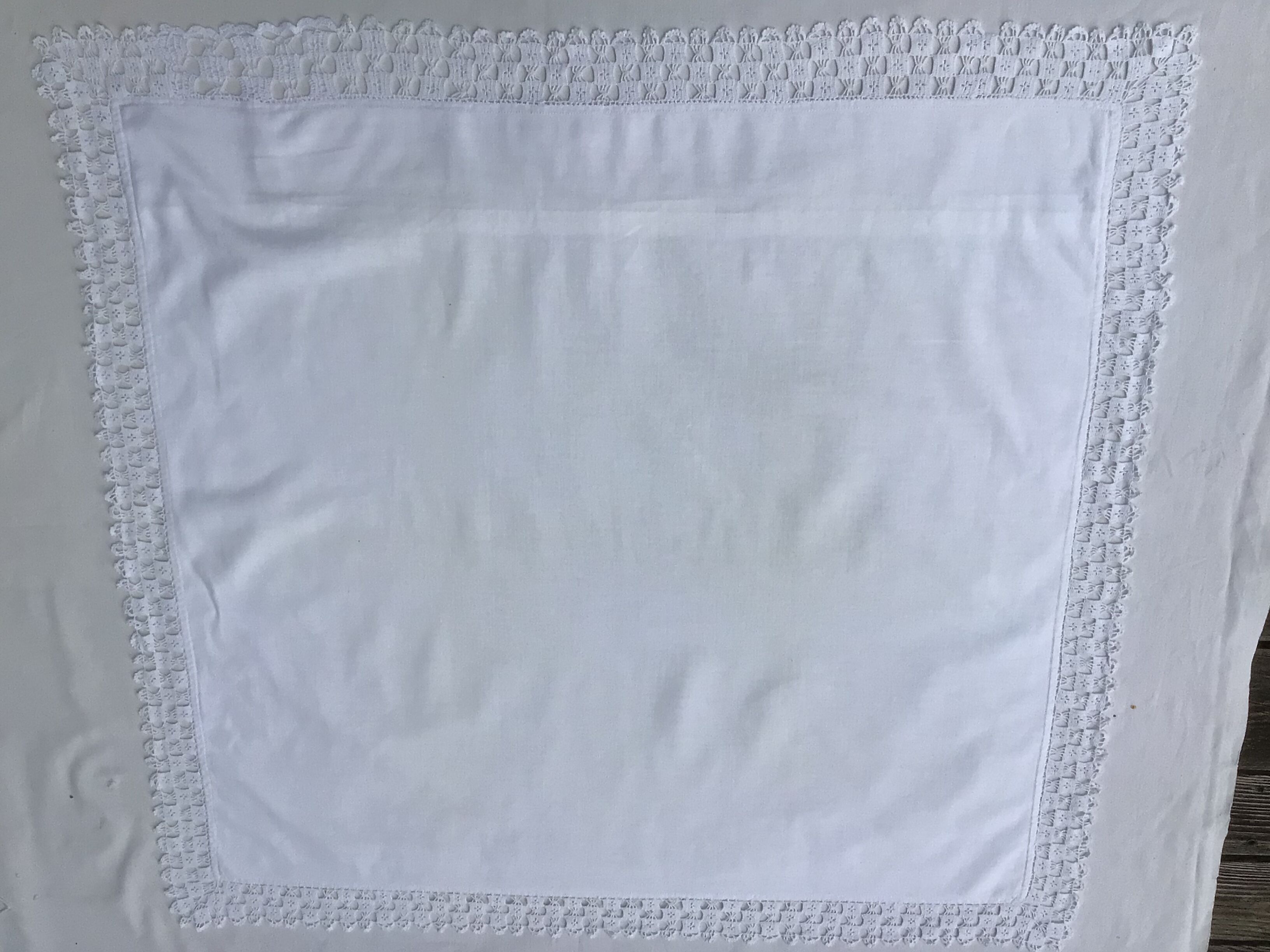 Wide edge pillowcase crocheted hand 78x74cm