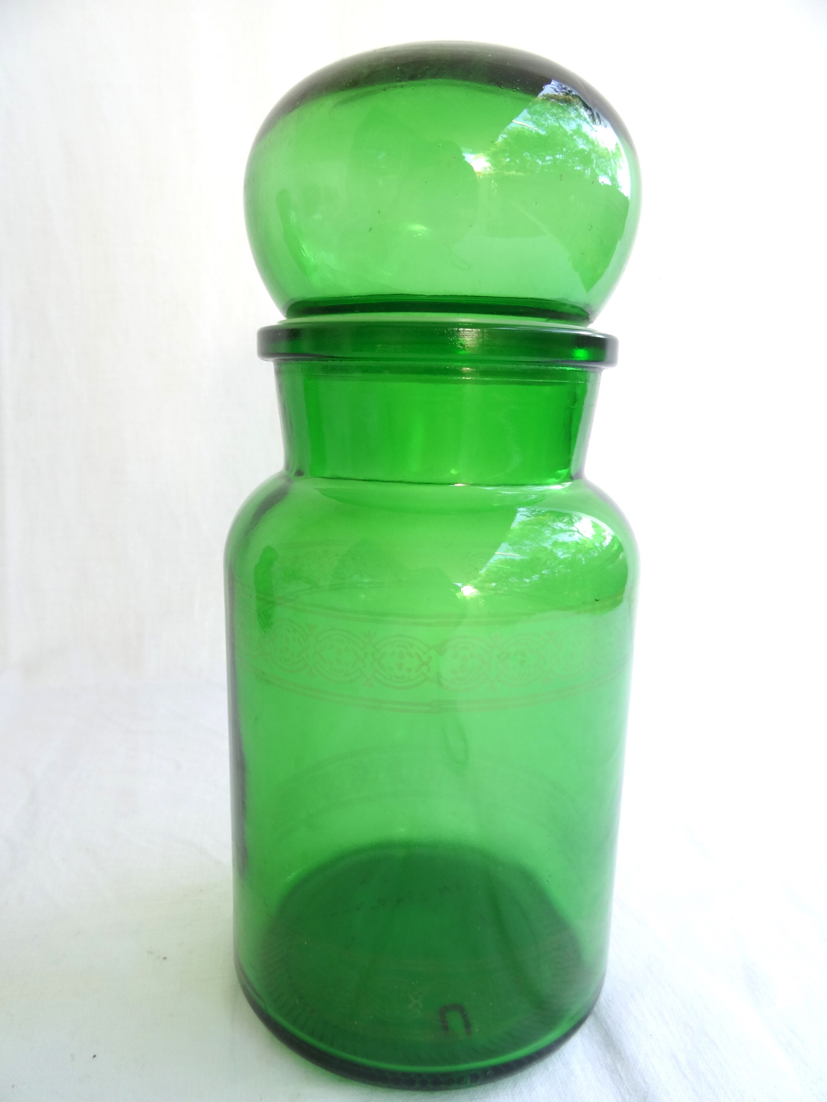 Green apothecary pot