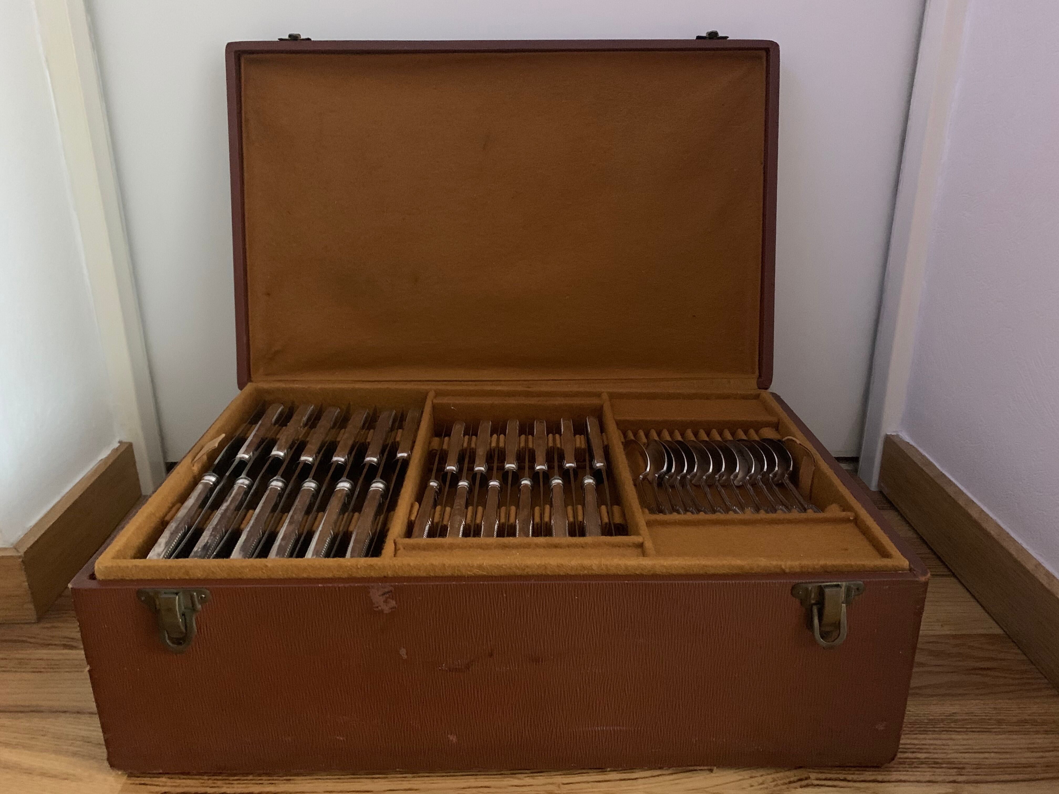 Silver metal cutlery set of 112