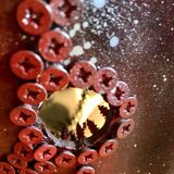 Red bust parquet lamp