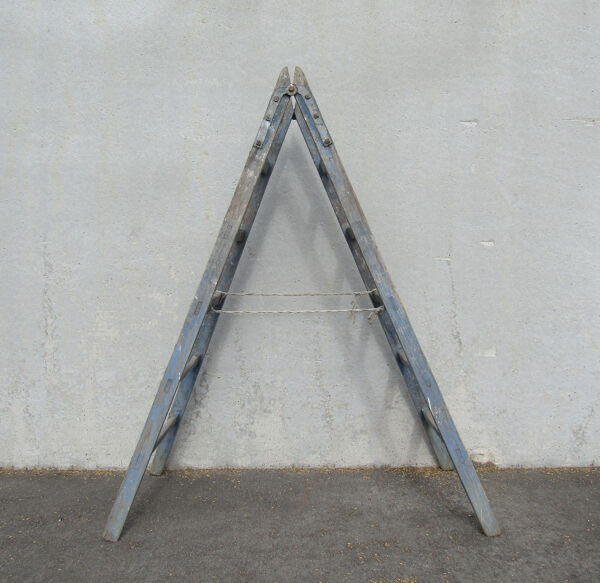 Ancien escabeau échelle de peintre