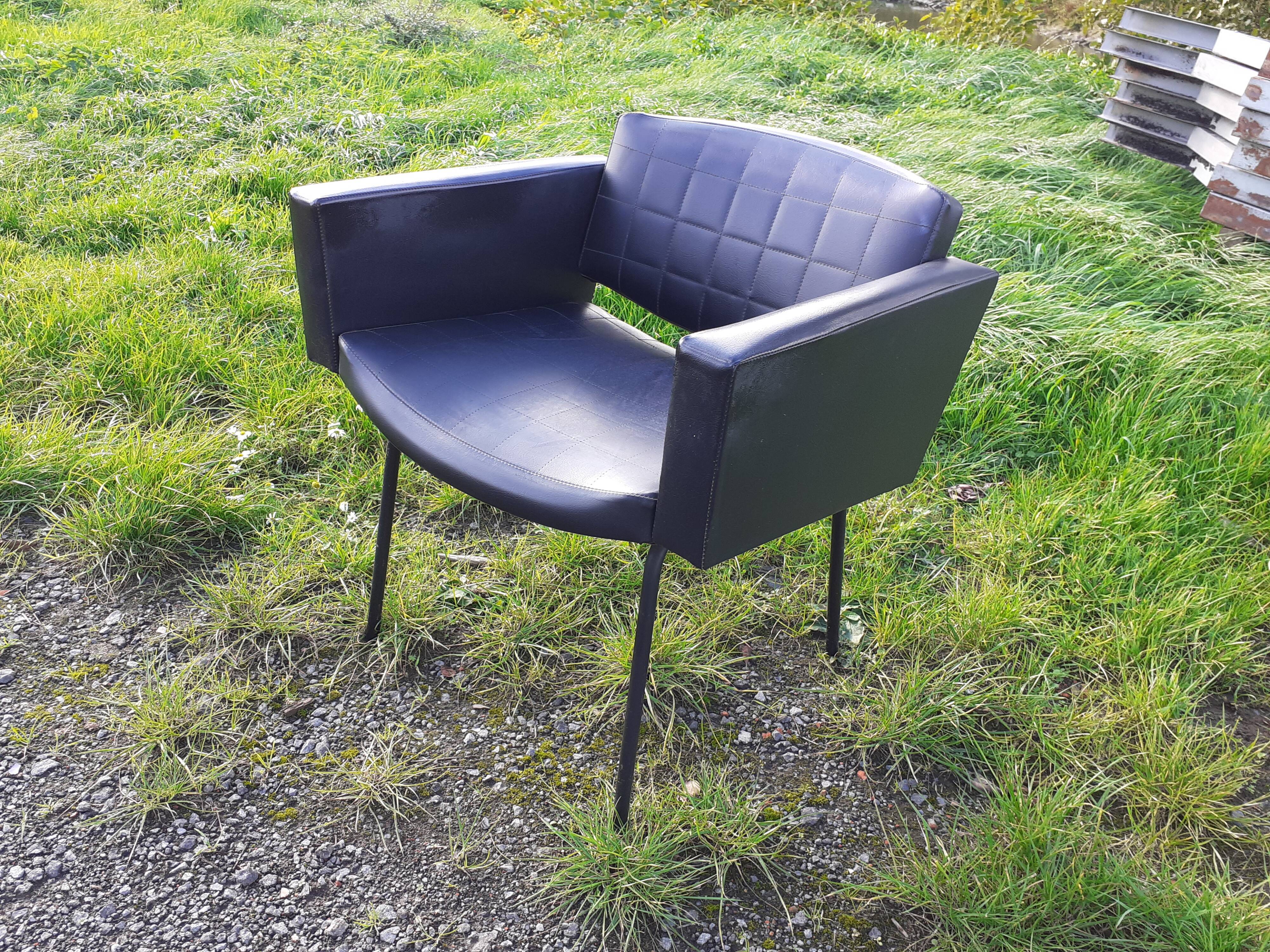Fauteuil 'Conseil' de Pierre Guariche pour Meurop années 60