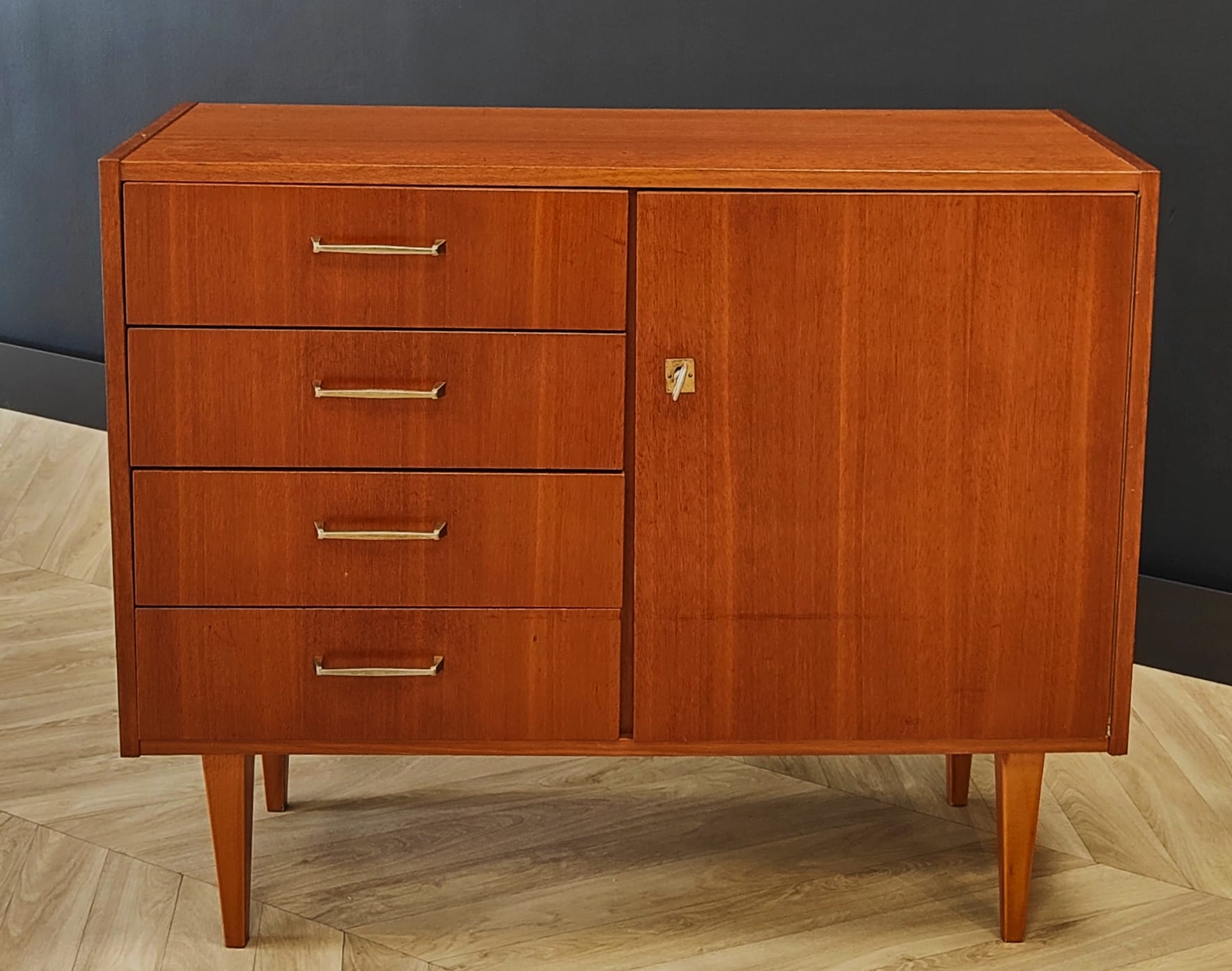 Mid Century chest of drawers | Vintage - sideboard, sidetable