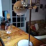 Eyeball desk lamp adjustable and steerable