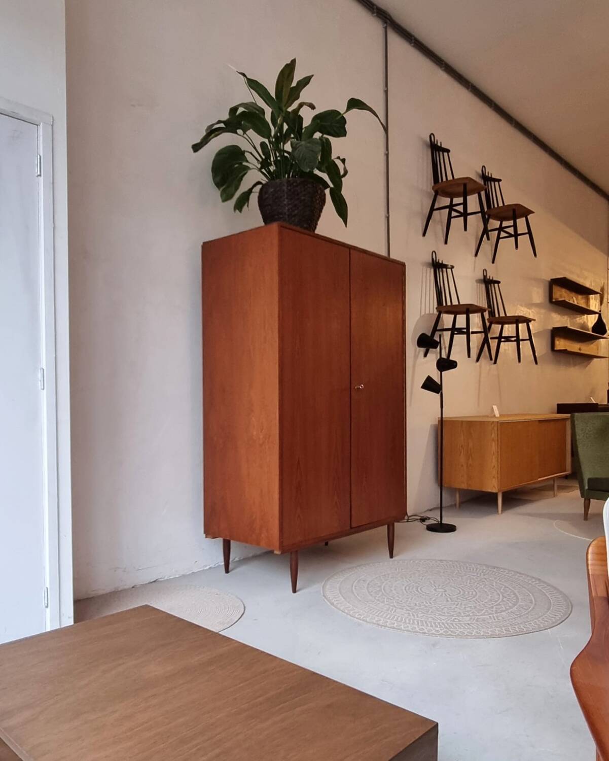 Armoire du milieu du siècle