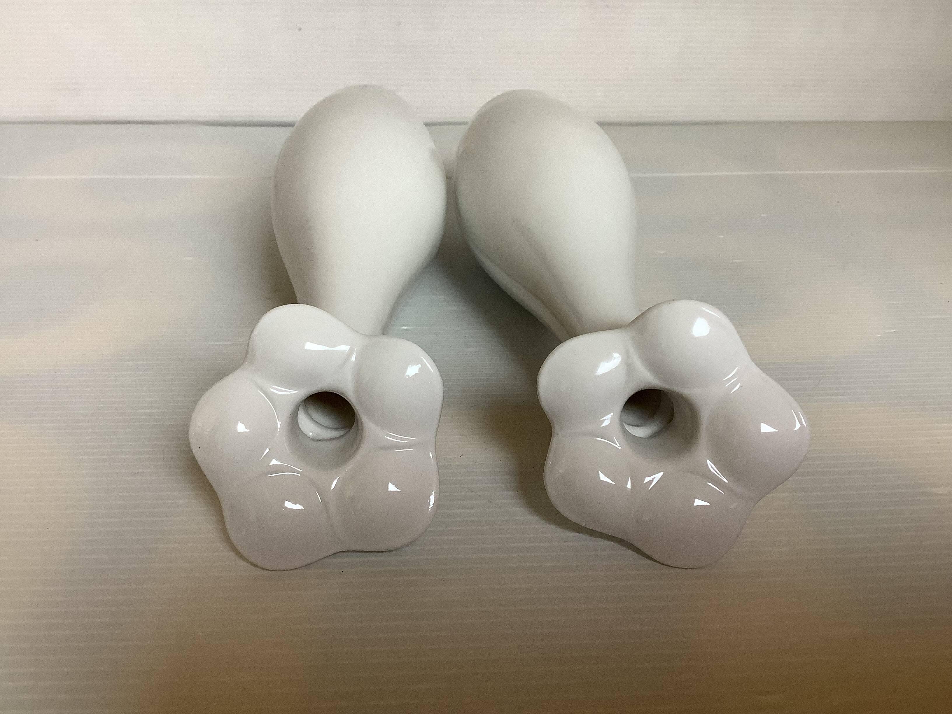 Pair of bowling pin-shaped single-flower vases
