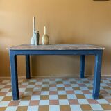 Table with black legs