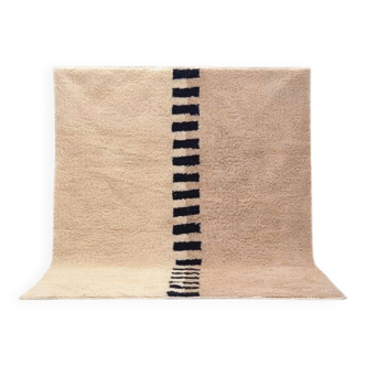 Traditional handmade pure wool rug, size 200 x 300 cm