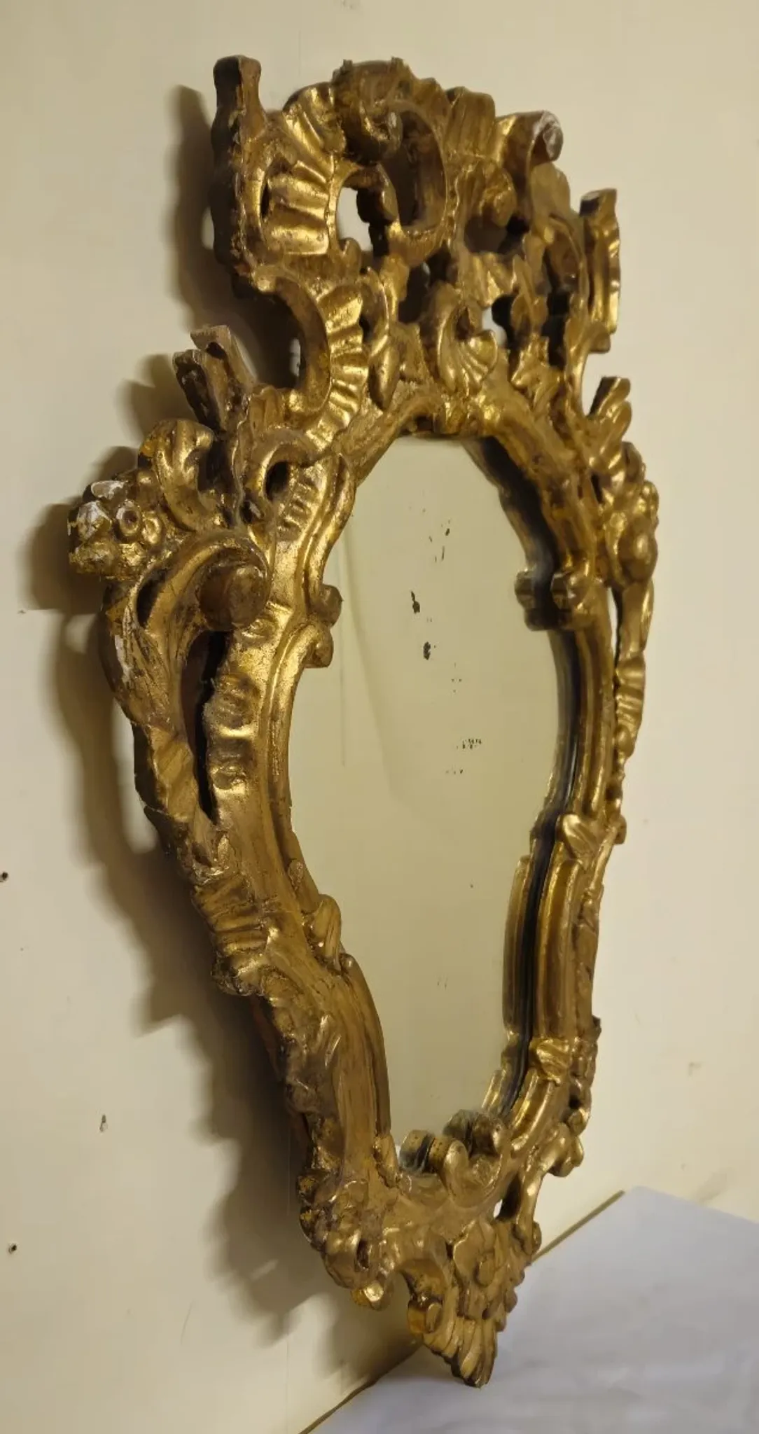 Antique mirror in carved and gilded wood – Rococo / Louis XV style