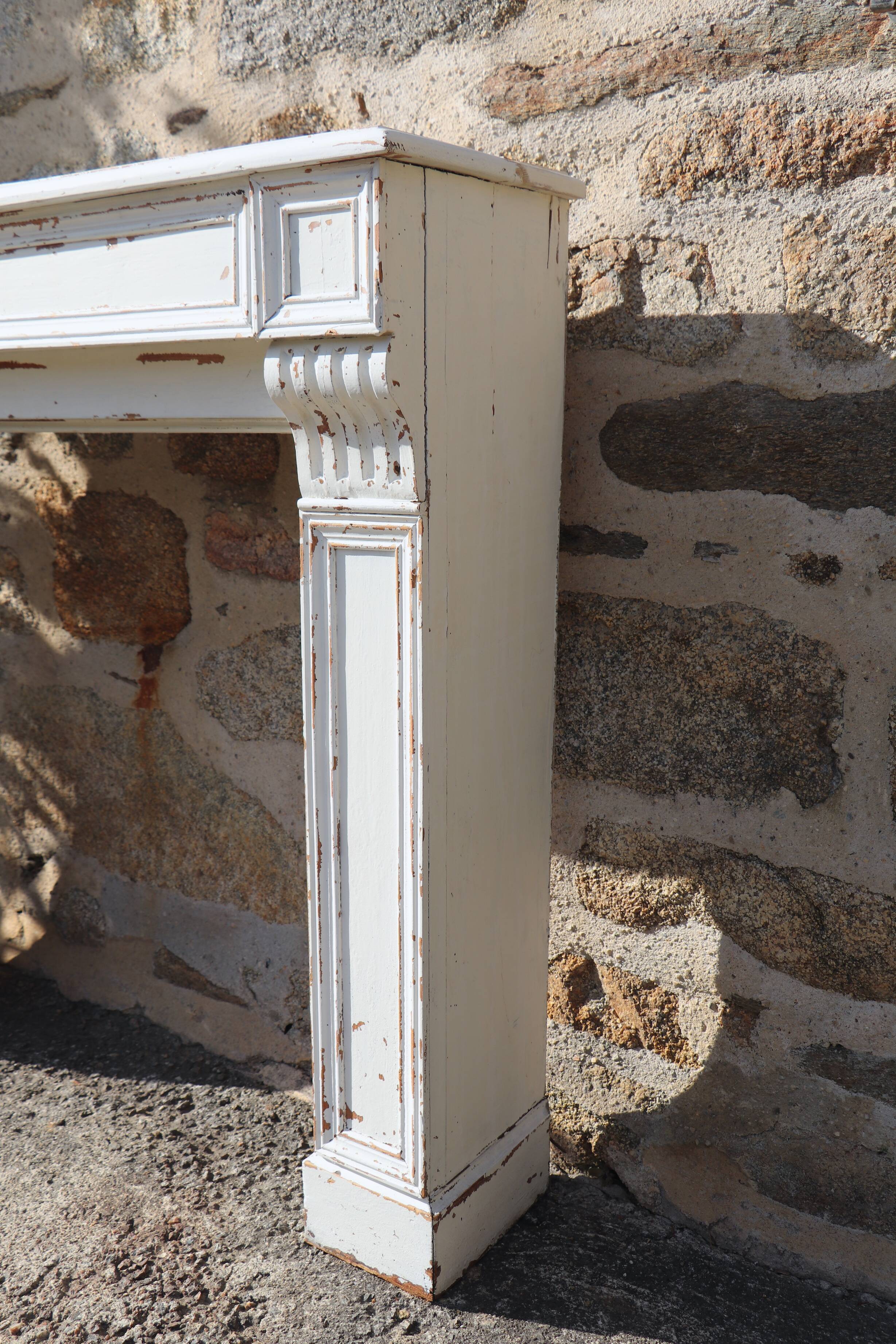 Wooden chimney, Directoire style