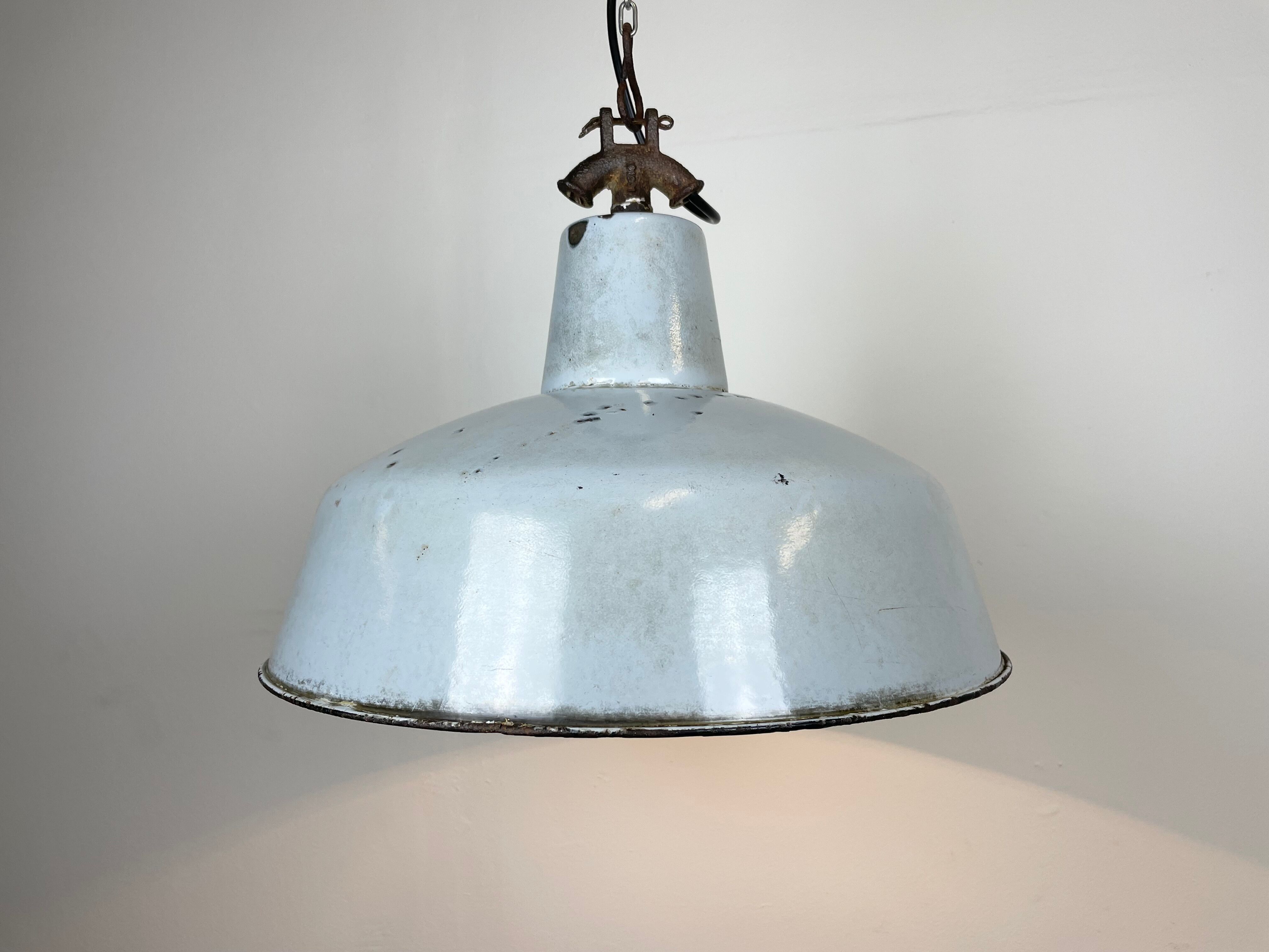 Industrial light grey enamel factory lamp with cast iron top, 1950s