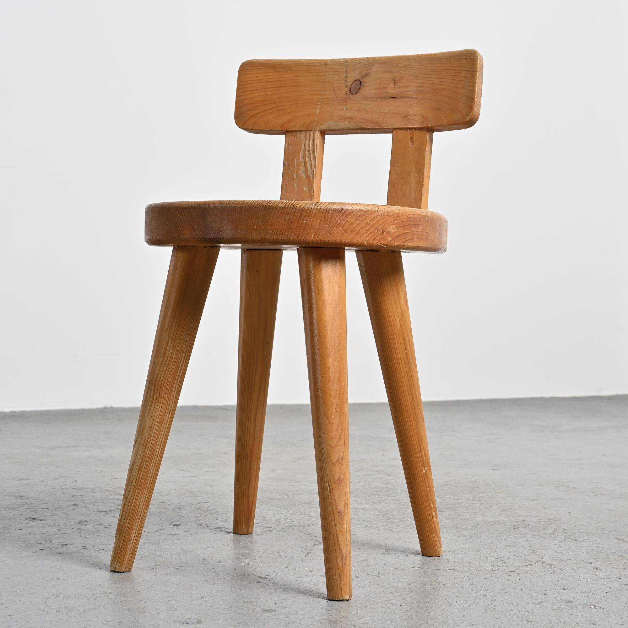 Pair of pine chairs by Christian Durupt, Méribel 1960