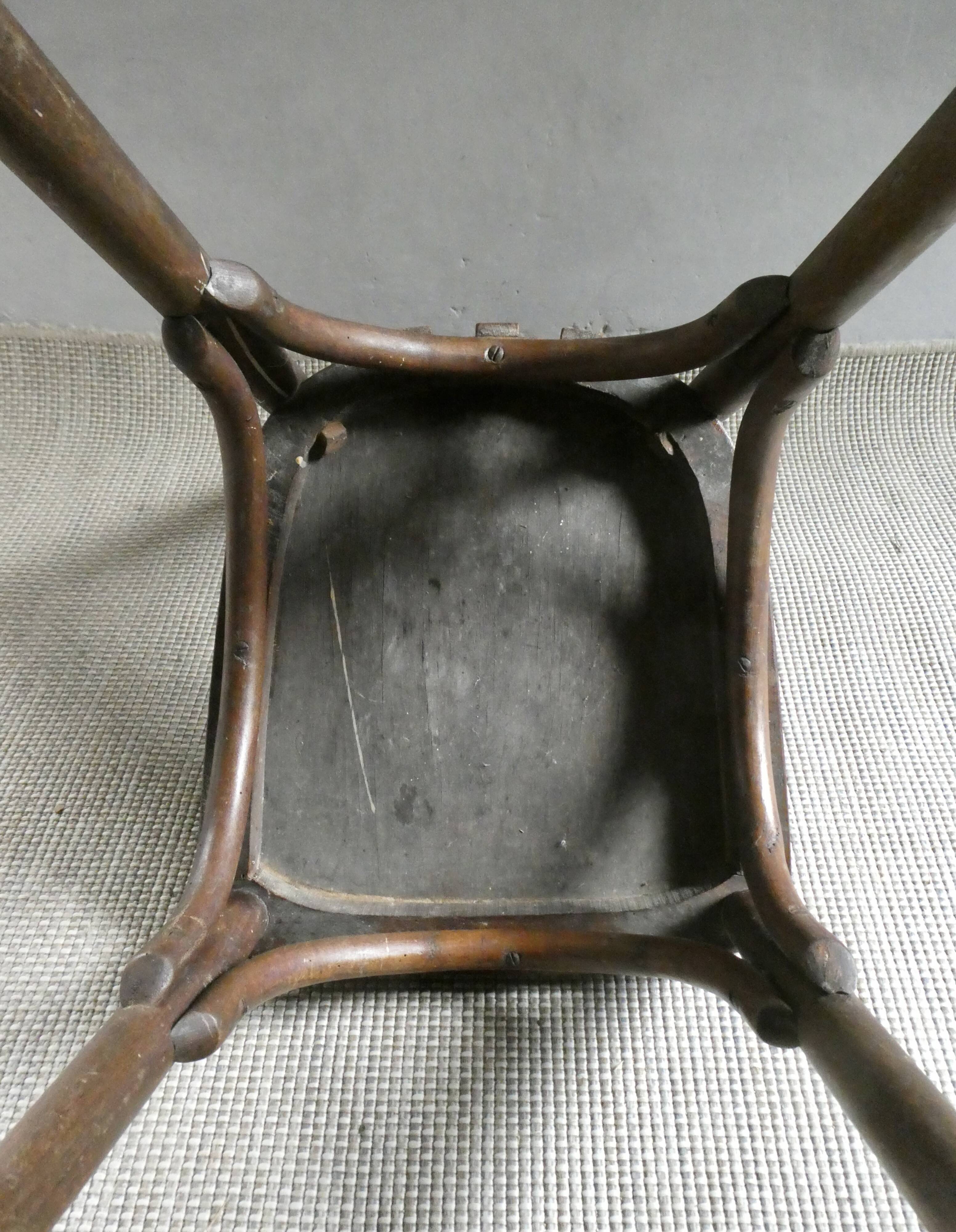 Chaise de bistrot des années 40-50