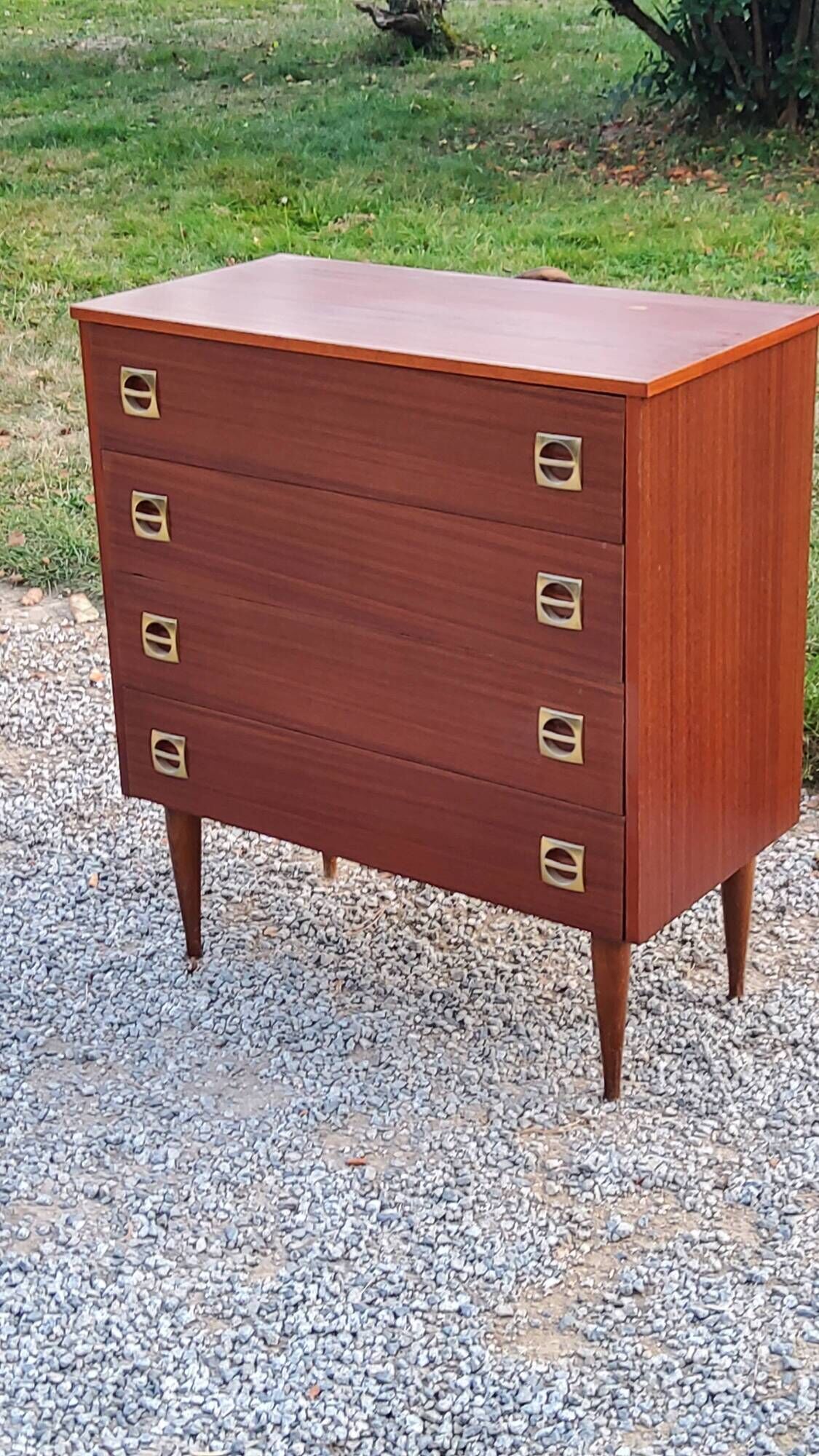 Vintage mahogany chest of drawers from the 60s conical feet 4 drawers