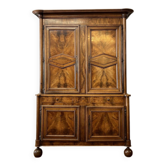 Buffet two bodies Burgundian Louis Philippe era in solid walnut circa 1830