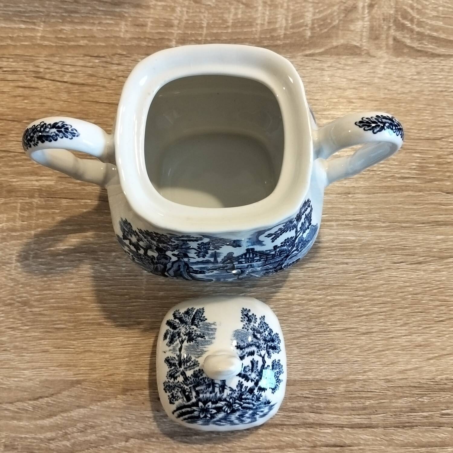 Myott The Hunter Tea and Coffee Set