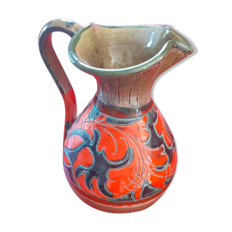 Pitcher orange and green varnished snarl