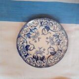Assorted 18 old blue plates