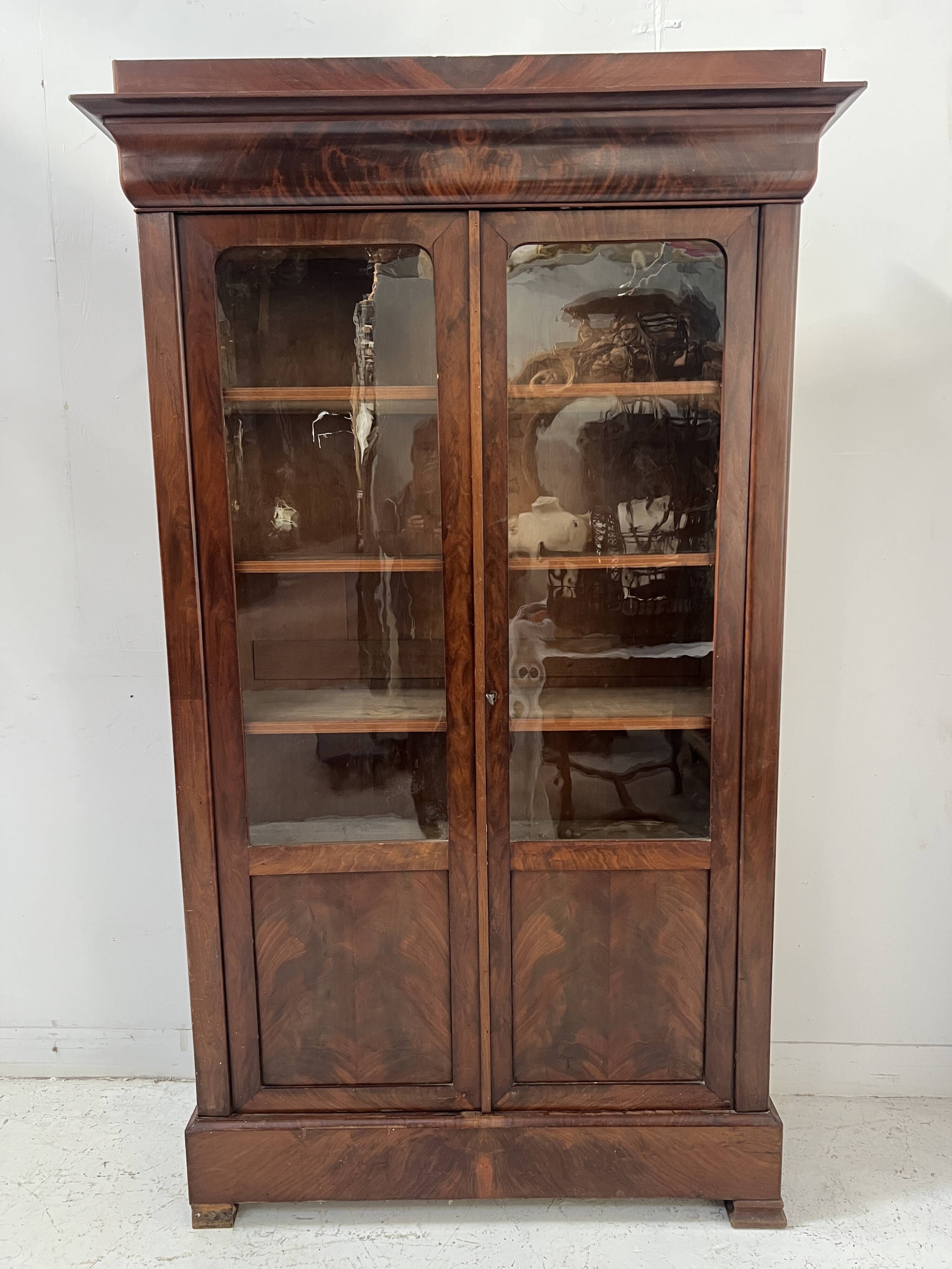 Bibliothèque Louis Philippe en acajou et placage d'acajou XIX siècle