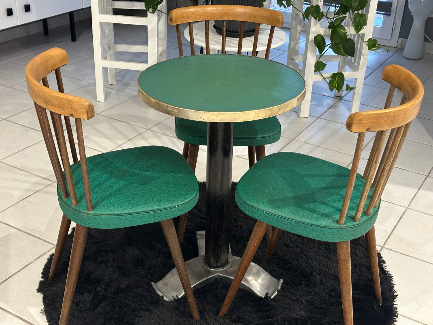 Set of pedestal table and 3 vintage bistro chairs from the 1960s