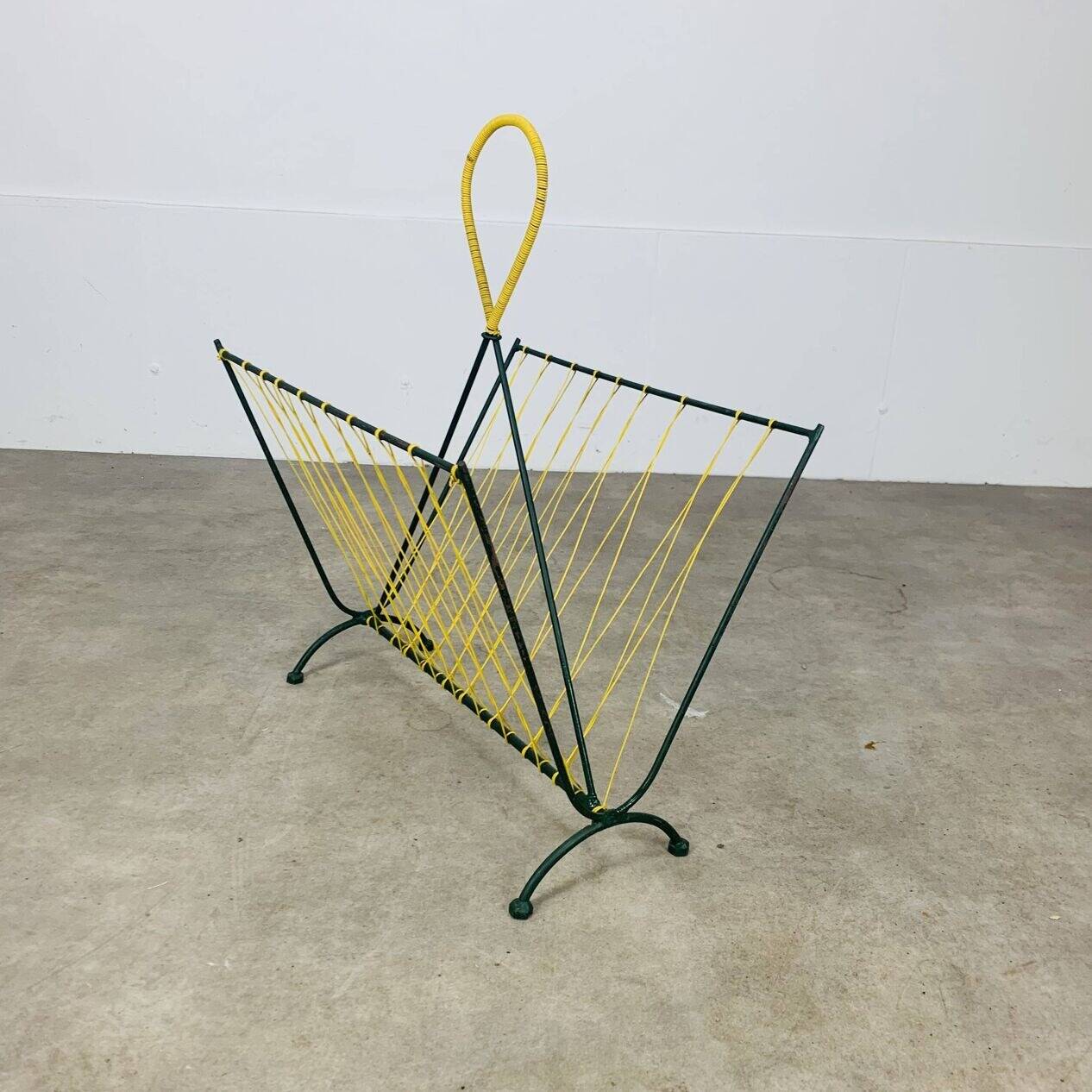 50s metal magazine rack with scoubidou