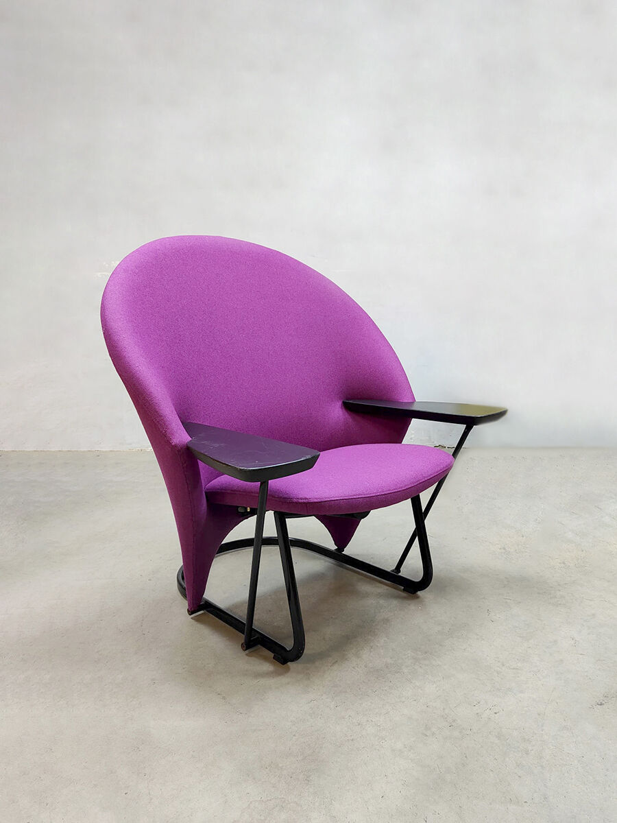 Vintage Dutch design Artifort armchair Floris van den Broecke easy chair 'Winner'