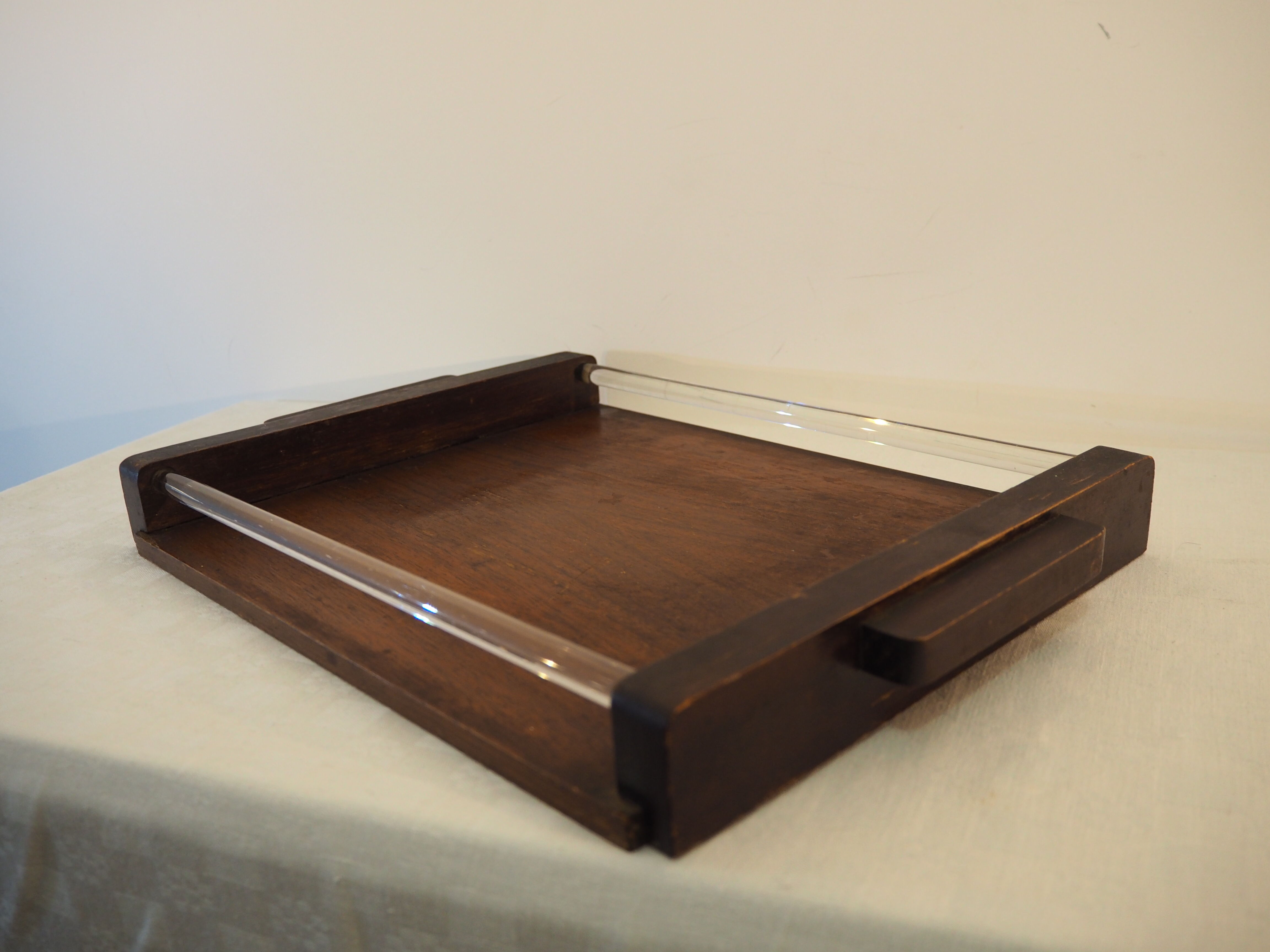 Art Deco top in wood and glass