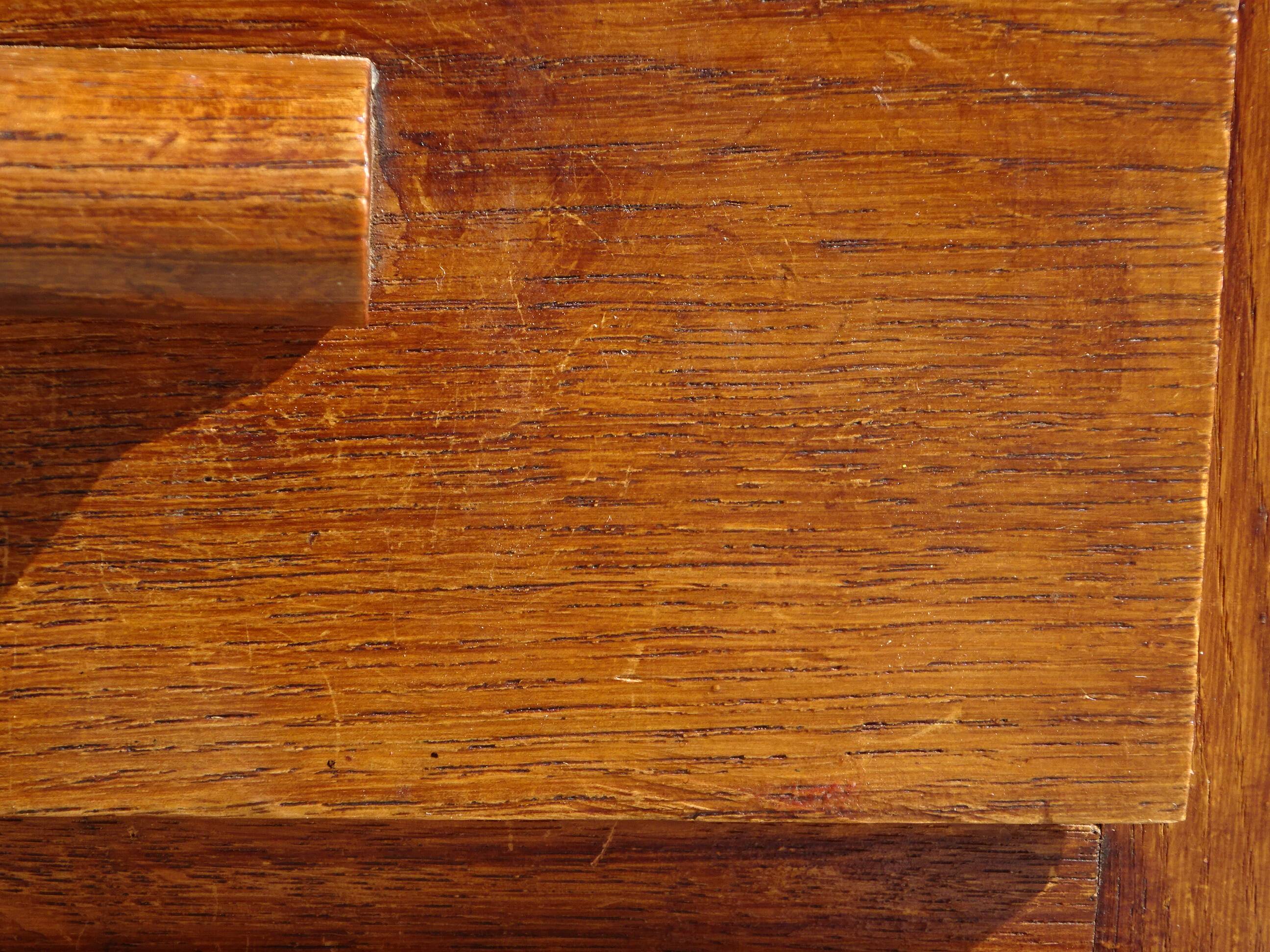 American desk, 9 drawers