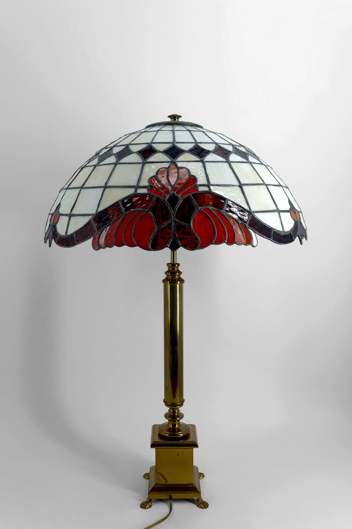 Important Tiffany-style lamp, bronze and stained glass – 20th century