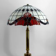 Important Tiffany-style lamp, bronze and stained glass – 20th century