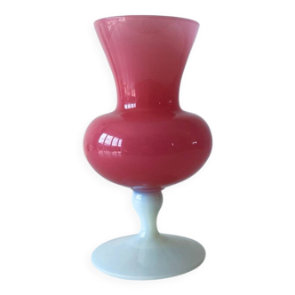 Vase en opaline rose
