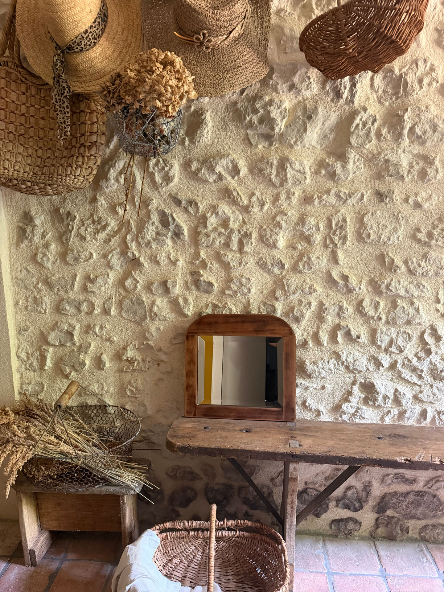 Small bevelled mirror