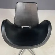 Alipes black swivel salon chair with chrome star base by Giorgetto Giugiaro for Gamma & Bross, Italy, contemporary, 85 × 70 × 60 cm