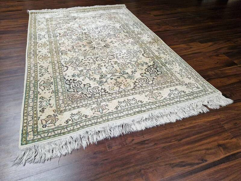 Antique Kashmir rug 130x197 cm – silk on silk