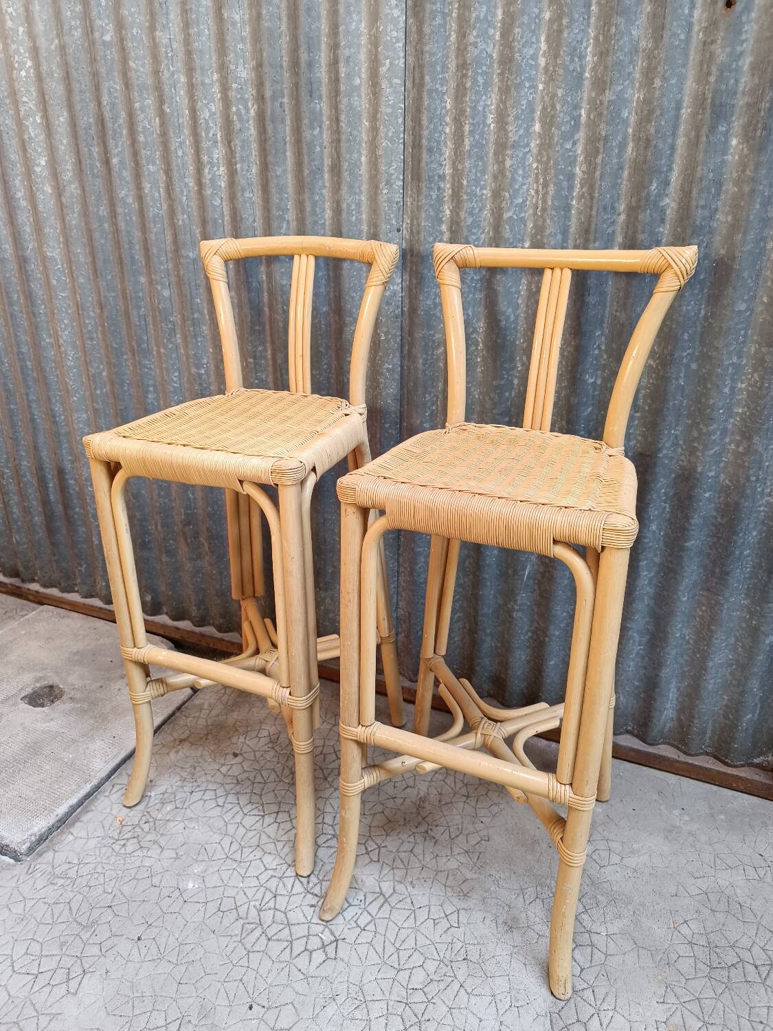 Vintage rattan wicker bar + 2 bar stools