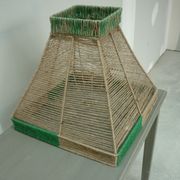 Abat-jour pyramide en fil de jute bistre et vert