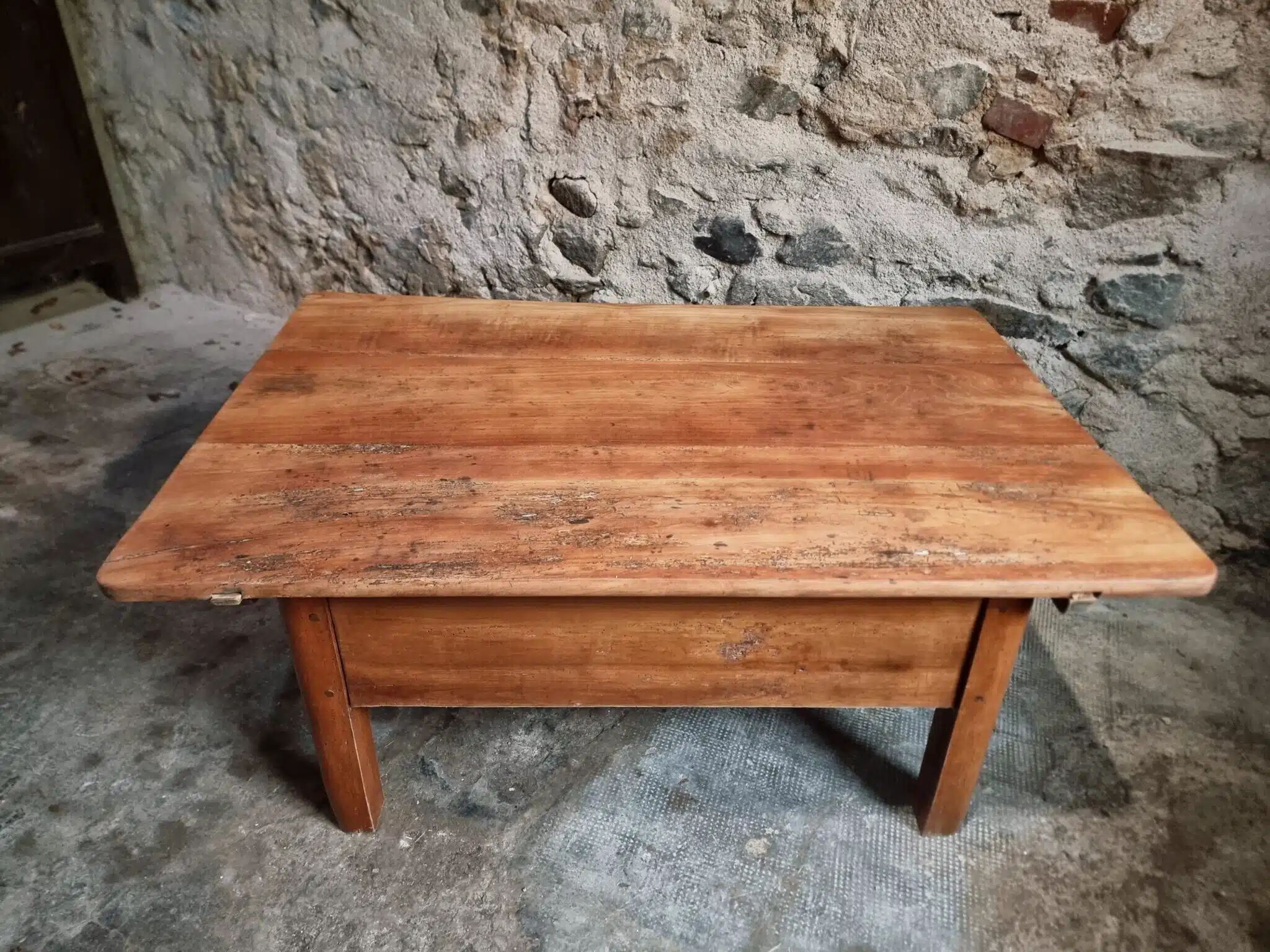 18th-century cherry wood coffee table with two drawers.