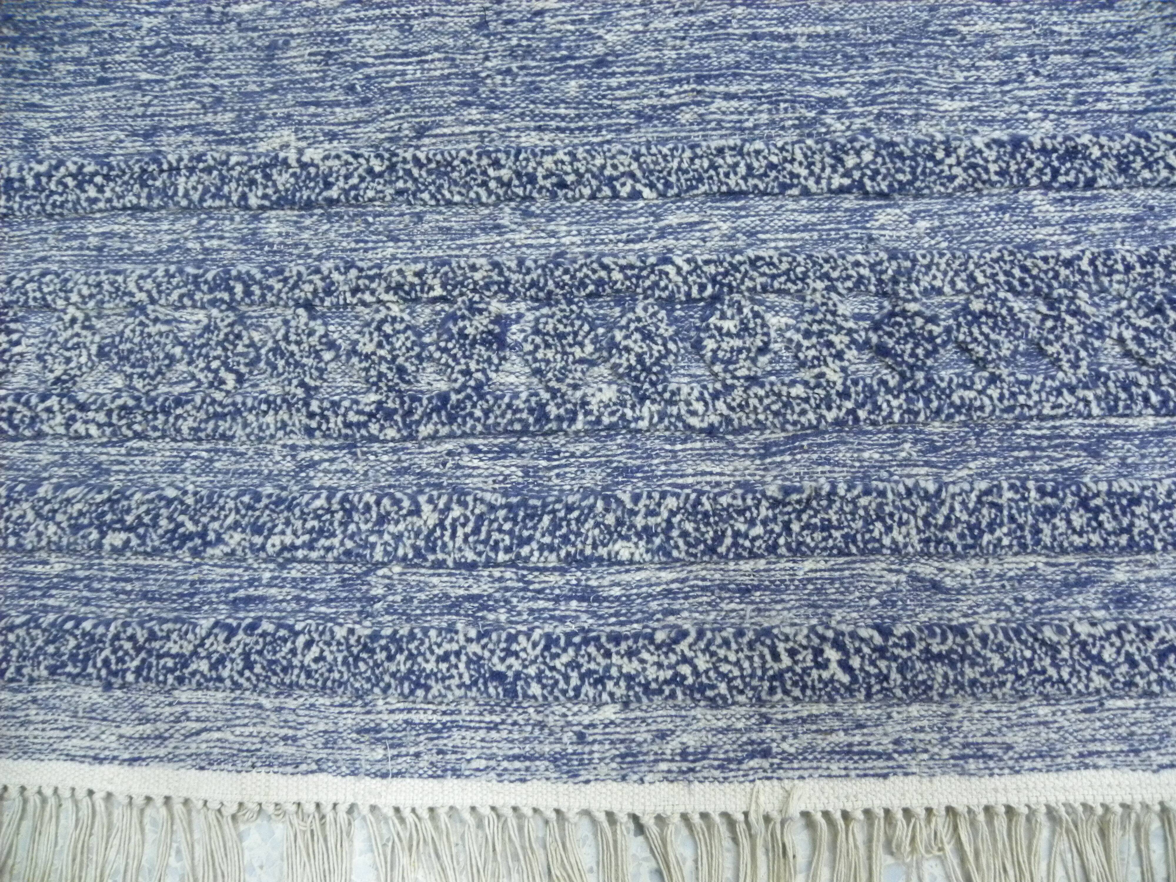 Handwoven artisanal kilim rug – Blue and ecru – Modern bohemian style