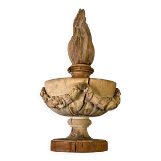 Carved wooden pot au feu, late 18th century