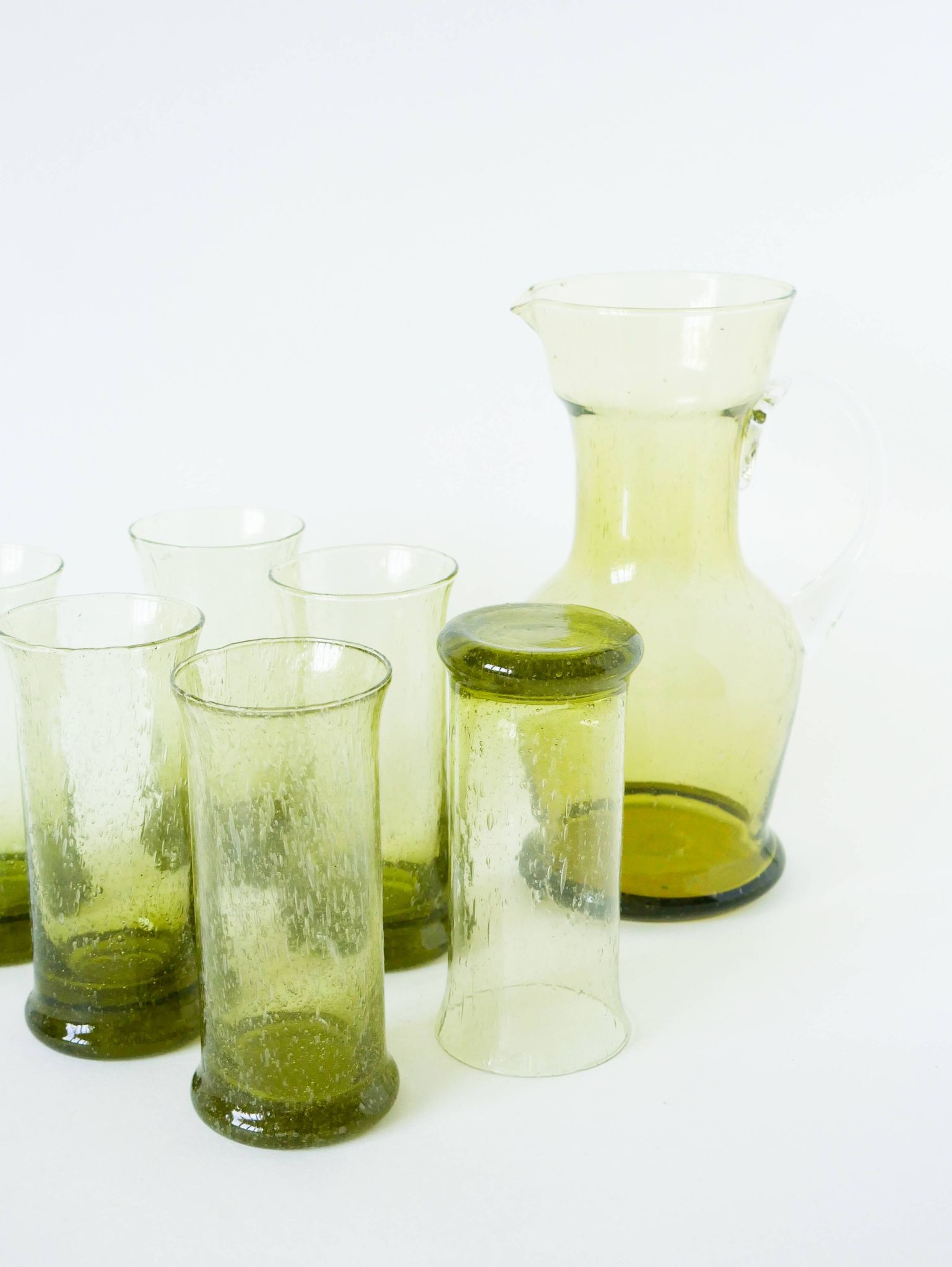 Service à orangeade en verre bullé de Biot, Long Drink, vert, 1960