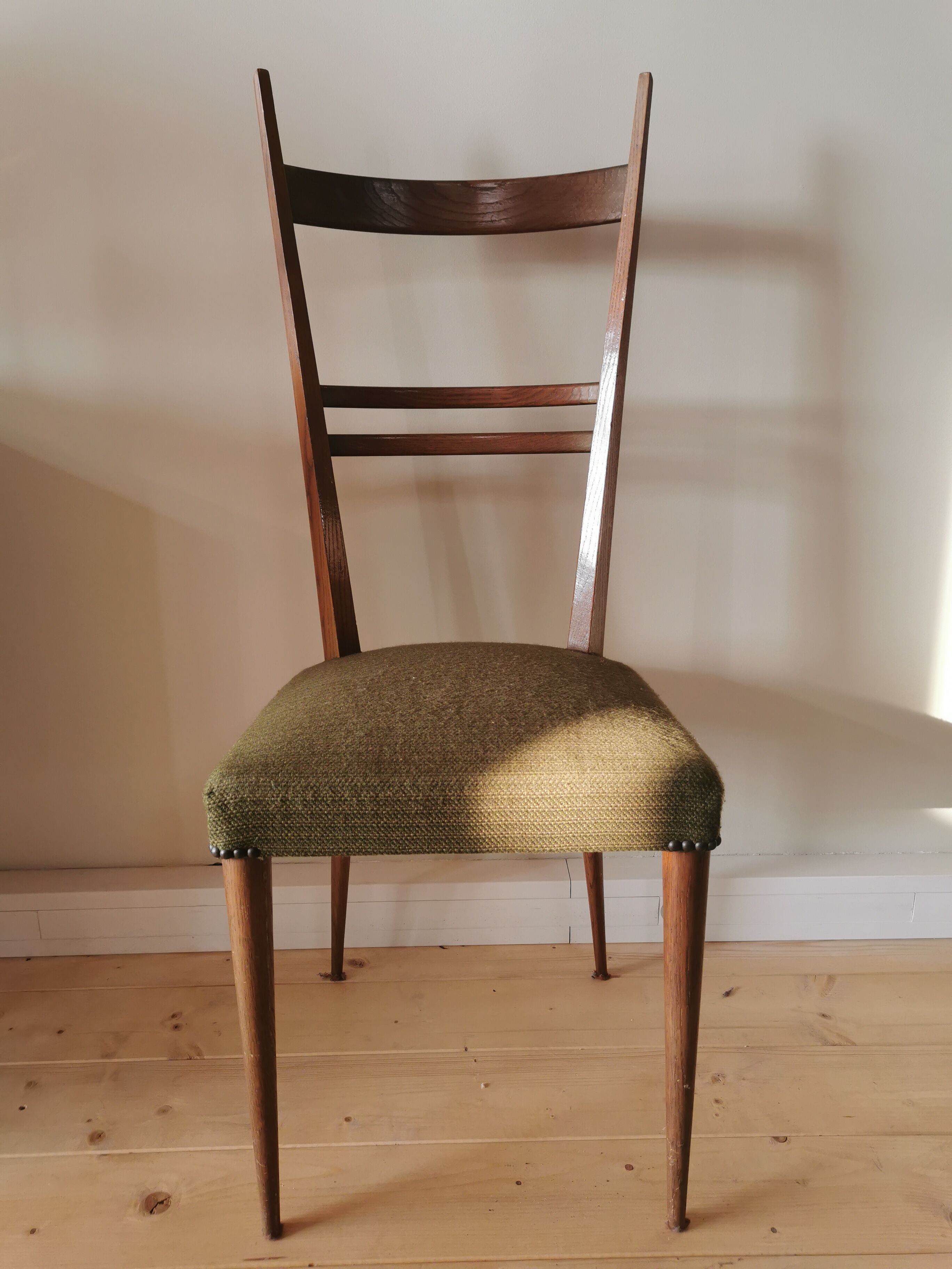 Lot of 6 Italian oak chairs from the 60s