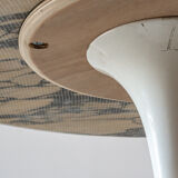 Eero Saarinen's Knoll tulip table