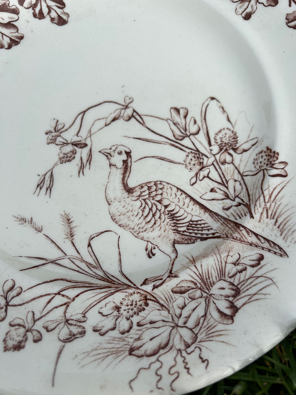 Set of 12 earthenware dinner plates, Hunting pattern