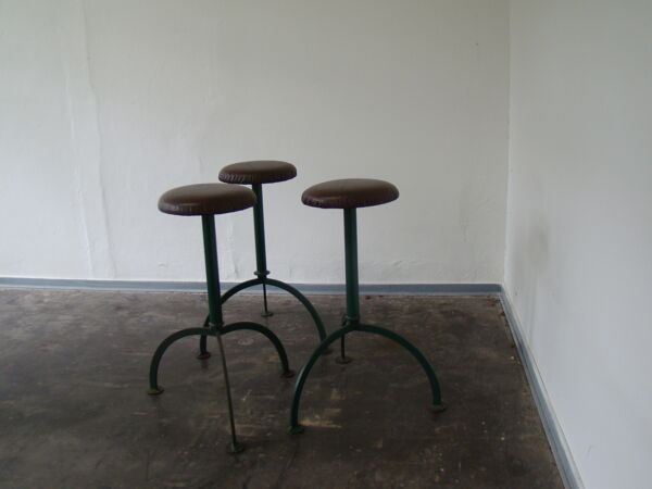 Ensemble de 3 tabourets industriels