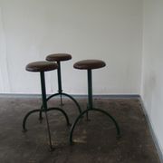 Ensemble de 3 tabourets industriels