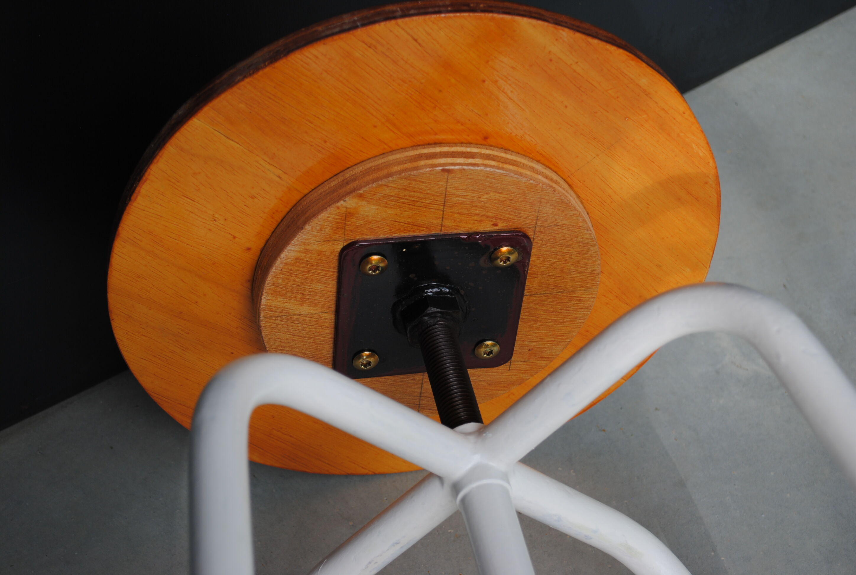 Tabouret atelier industriel