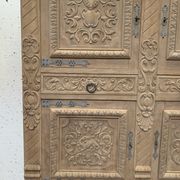 Buffet de style Renaissance en chêne massif XX siècle